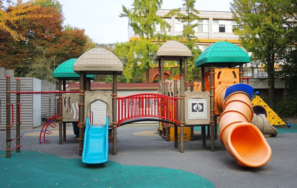 کفپوش زمین بازی کودکان