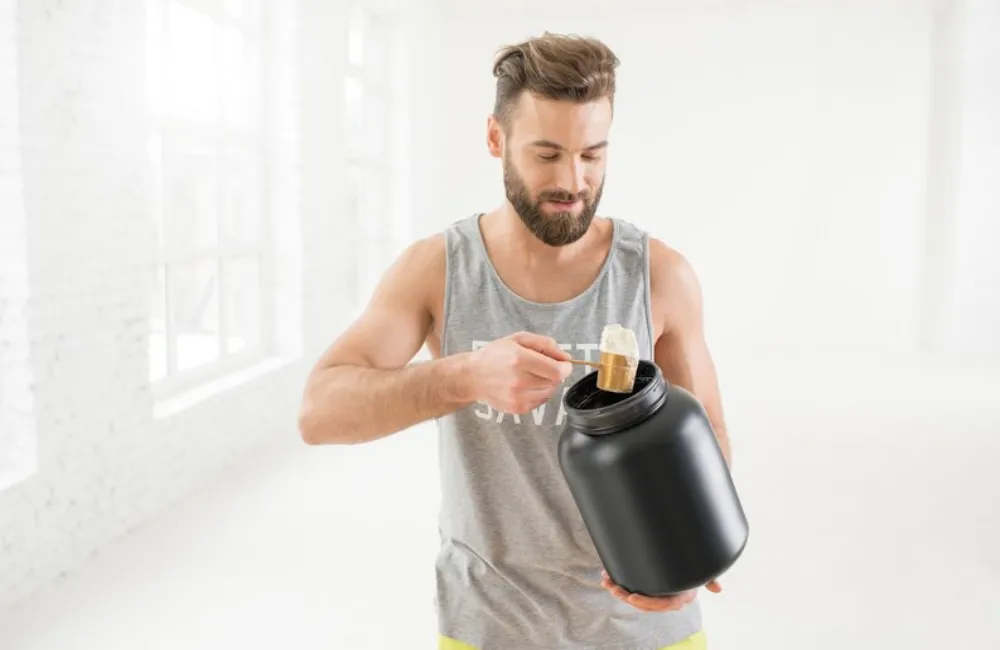 بهترین زمان مصرف پروتئین وی برای عضله سازی تو دایت-فواید پروتئین وی توی دایت