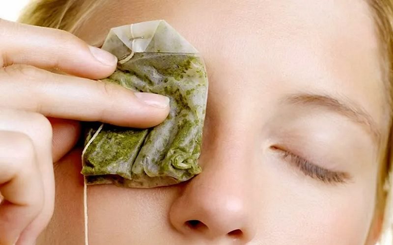 چای کیسه ای برای پف زیر چشم