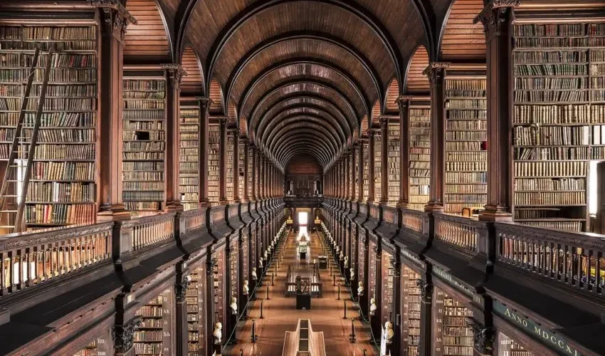 کتابخانه مخفی واتیکان