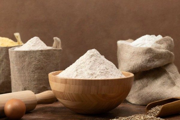 چرا ترکیب آردهای مختلف می تواند کیفیت نان یا شیرینی را بهتر کند؟