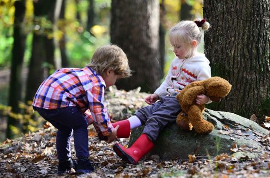 چگونه بچه‌ای مهربان و دلسوز تربیت کنیم؟